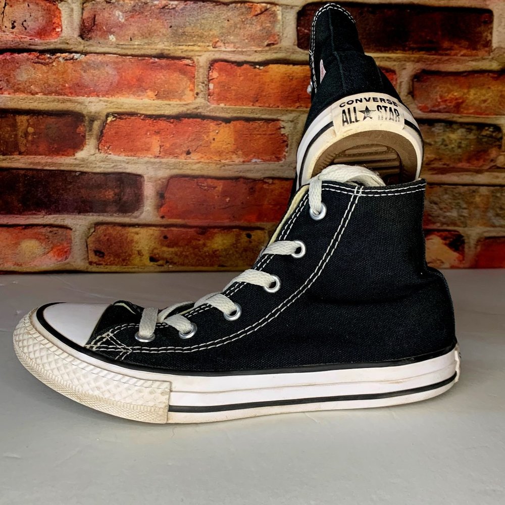Chuck Taylor Core Hi-tops
